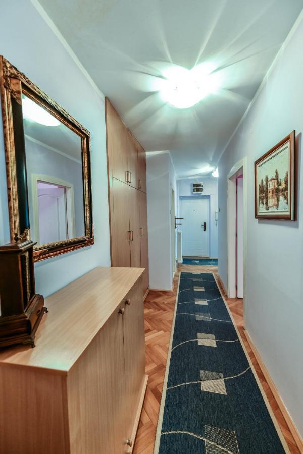 Lux Apartman Cvetkovic Kraljevo Luaran gambar